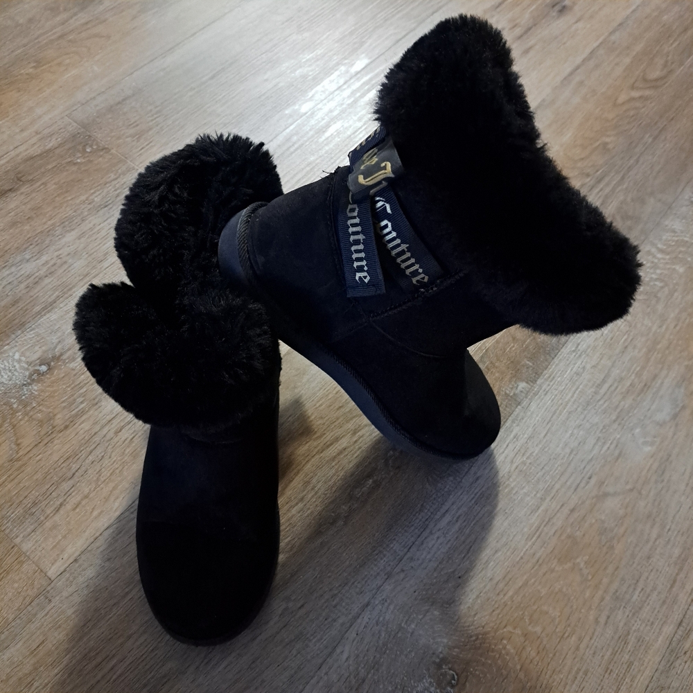 Juicy Couture JC King Black Winter Boots Black Gold Bow Details Women's Size 8